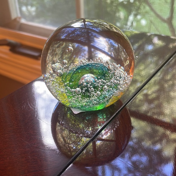 Stunning Evolution by Waterford Cosmic Waters signed paperweight, mouth-blown - Picture 5 of 11